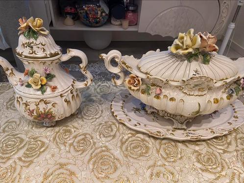 Capodimonte soepterrine en theekan, Antiek en Kunst, Antiek | Servies compleet, Ophalen