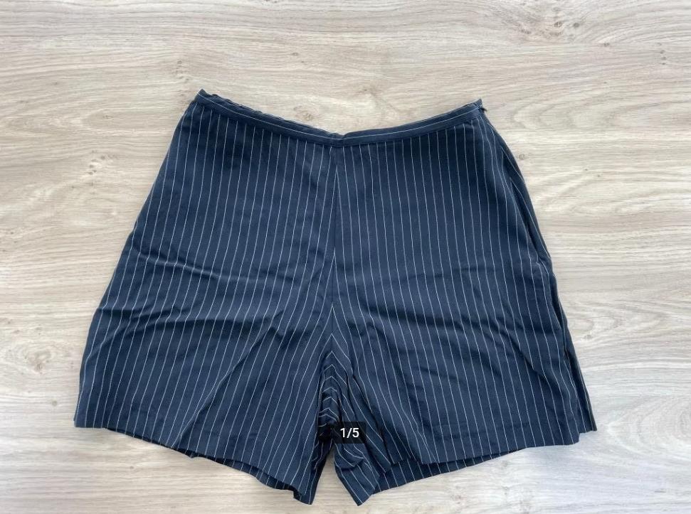 short Esprit noir à lignes blanches taille 40, Enlèvement ou Envoi, Comme neuf, Taille 38/40 (M), Noir