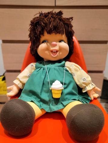Vintage 80s Ice cream doll beschikbaar voor biedingen