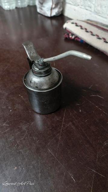 Burette à huile  beschikbaar voor biedingen