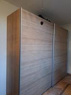 Armoire en couleur noyer - 2m50 - en très bon état, Enlèvement, Comme neuf