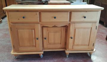 dressoir beschikbaar voor biedingen