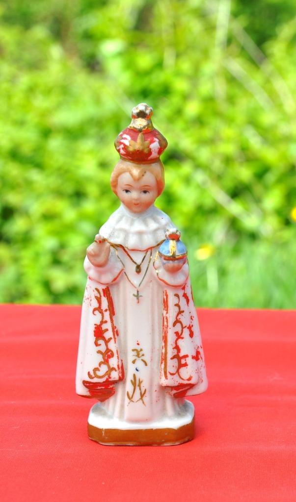 petit jesus de prague en porcelaine, Antiquités & Art, Antiquités | Objets religieux, Enlèvement ou Envoi