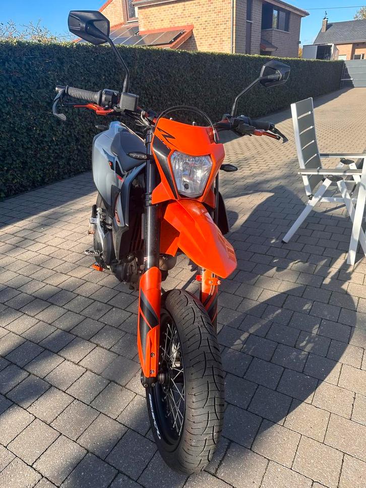 Ktm 690 SMC R, Motoren, Motoren | KTM, Particulier, SuperMoto, 12 t/m 35 kW, 1 cilinder, Minimaal motorrijbewijs A2, ABS, Handvatverwarming