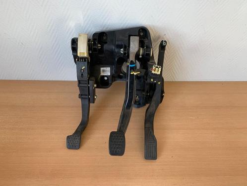 chevrolet spark 2009 tot 2015 pedalen set koppelingspedaal, Auto-onderdelen, Besturing, Chevrolet, Gebruikt, Ophalen of Verzenden