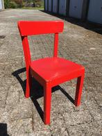 Vintage rode houten kinderstoel, Kinderen en Baby's, Ophalen, Zo goed als nieuw, Stoel(en)