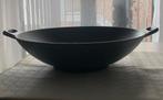 Poêle à wok en fonte d 36 cm de profondeur 16 cm, Comme neuf, Fonte, Plaque céramique, Enlèvement ou Envoi