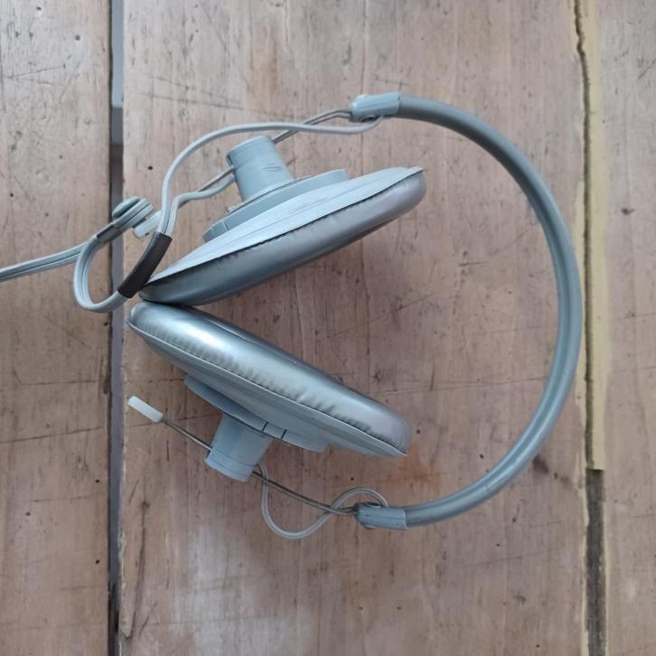 Hoofdtelefoon AGK K50, Audio, Tv en Foto, Luidsprekerboxen, Gebruikt, Overige typen, Minder dan 60 watt, Ophalen of Verzenden