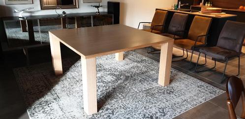 TABLE DESIGN 140  haute qualité de fabrication chêne clair, Maison & Meubles, Tables | Tables à manger, Utilisé, 100 à 150 cm