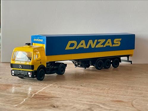Herpa MB SK DANZAS 1:87, Hobby en Vrije tijd, Modelauto's | 1:87, Zo goed als nieuw, Bus of Vrachtwagen, Herpa, Ophalen of Verzenden