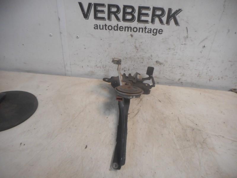 SERRURE CAPOT Toyota Celica (T16) (01-1985/08-1989), Utilisé, Toyota