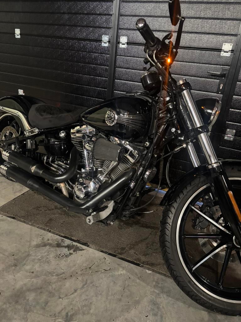 Harley davidson breakout, Motos, Motos | Harley-Davidson, Particulier