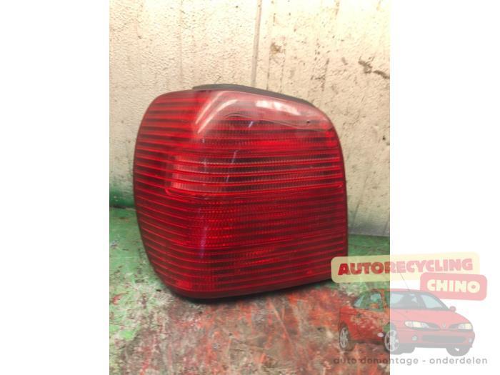 Feu arrière gauche d'un Volkswagen Polo, Autos : Pièces & Accessoires, Éclairage, Volkswagen, Utilisé, 3 mois de garantie, Enlèvement ou Envoi