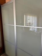IKEA kast met glazen schuifdeuren (model PAX), Huis en Inrichting, Kasten | Kleerkasten, Ophalen, Zo goed als nieuw, Met hangruimte