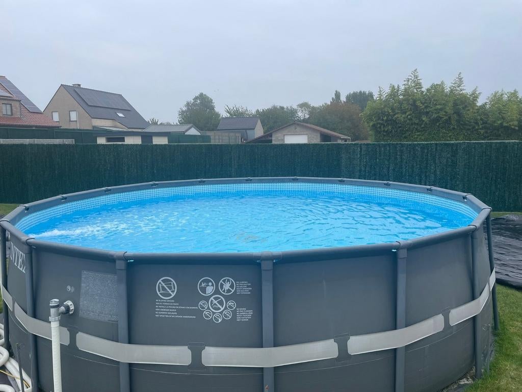 Intex ultra XTR zwembad 5,50m x 1,32 H, Tuin en Terras, Zwembaden, Zo goed als nieuw, Opzetzwembad, 120 cm of meer, 400 cm of meer