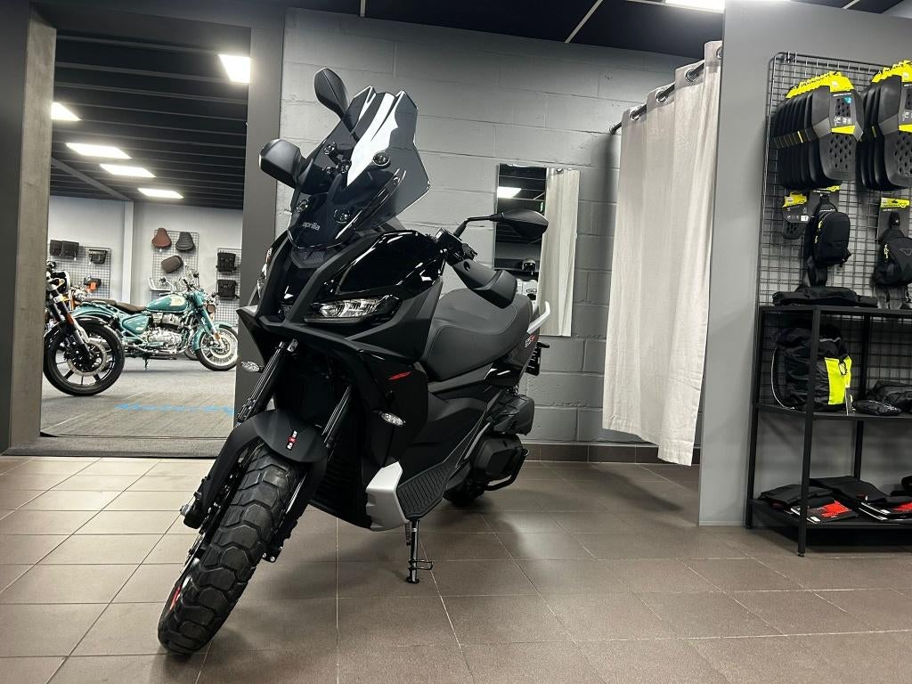 Nouvelle Aprilia SR-GT 400, Scooter, Entreprise, Contrôle de traction, Neuf