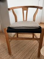 Stoel met armleuning en kussen, Huis en Inrichting, Ophalen, Zo goed als nieuw