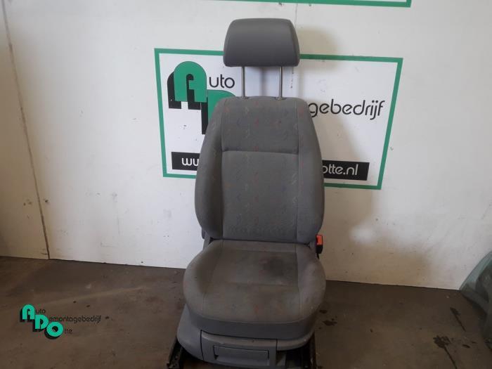 Siège droit d'un Volkswagen Caddy (Caddy 04-), Autos : Pièces & Accessoires, Habitacle & Garnissage, Volkswagen, Utilisé, 3 mois de garantie
