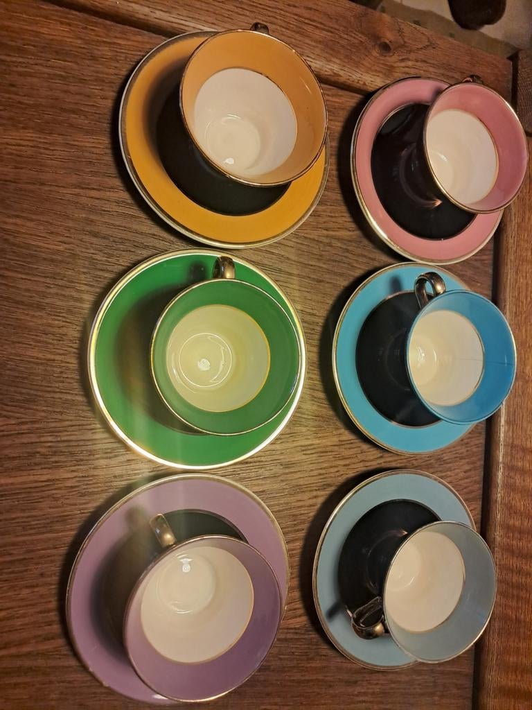 6 kopjes met onderbordjes, Ophalen