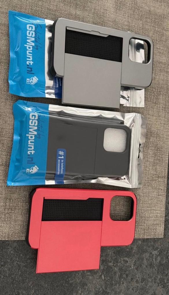 3 splinternieuwe IPHONE 15 pro Max hoesjes met slider, Neuf, Porte-cartes, Enlèvement, Apple
