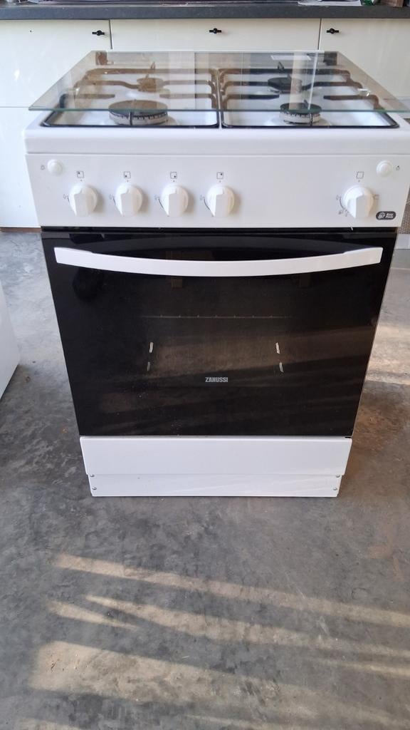Cuisiniere a gaz, Gaz, 85 à 90 cm, 4 zones de cuisson, Comme neuf