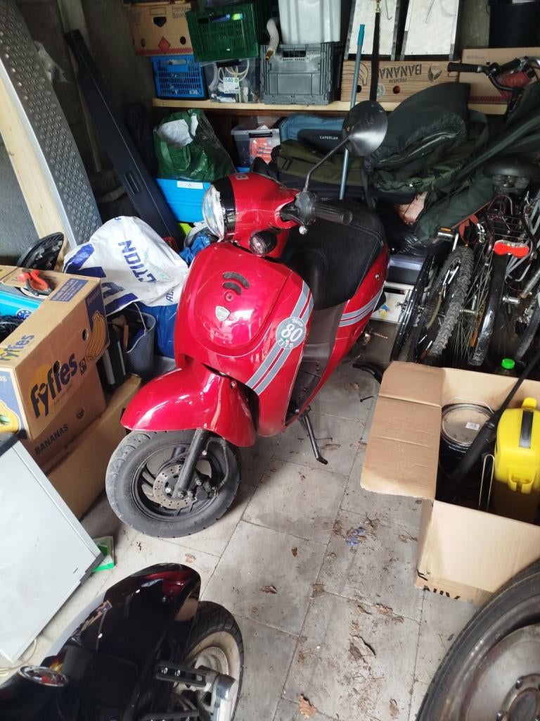 Neco Tito klasse B 100€, Fietsen en Brommers, Snorfietsen en Snorscooters, Ophalen, Gebruikt, Benzine, Kymco