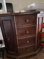 Inkom hall kastje met zijdeurtjes, Ophalen