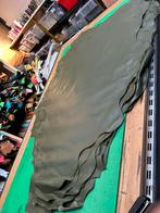 Soldaat groen kalfs huiden 1-1,1 mm dikte soepel&glad A-2-2, Hobby en Vrije tijd, Ophalen of Verzenden, Zo goed als nieuw, Groen