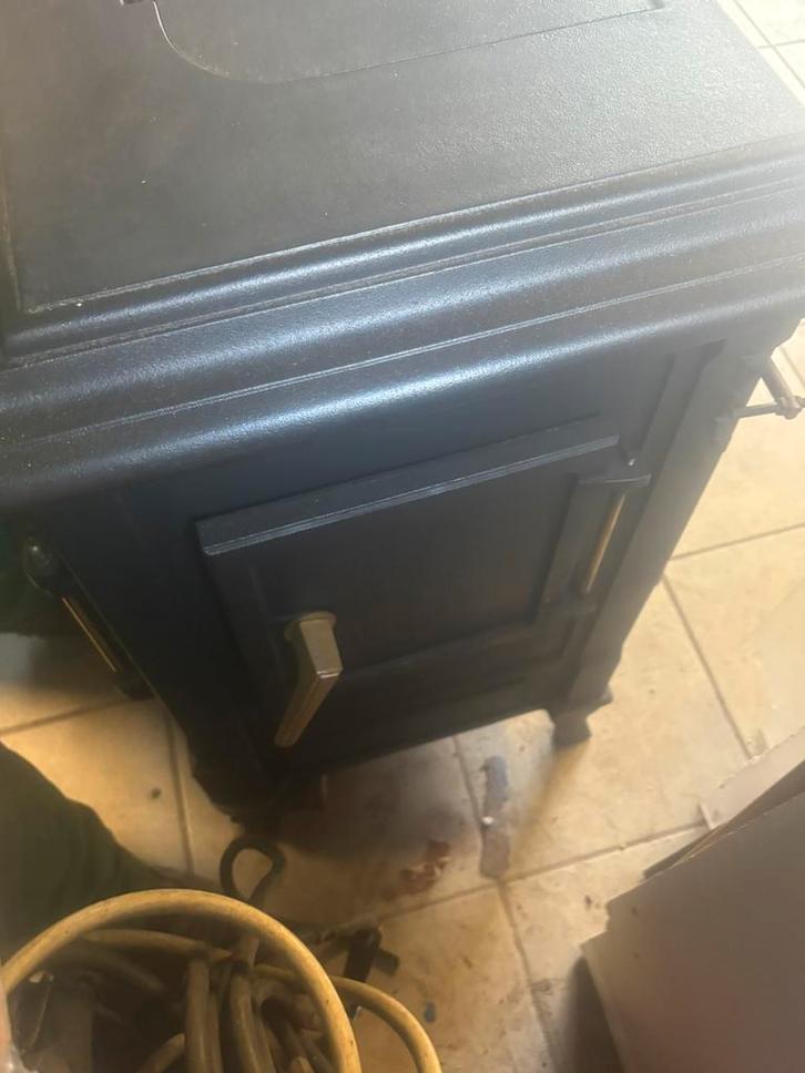 Efel hout kachel, Huis en Inrichting, Kachels, Zo goed als nieuw, Houtkachel, Hout, Ophalen