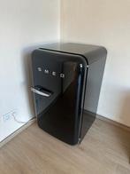 Bijna nieuwe SMEG frigo met vriesvak, Elektronische apparatuur, Ophalen, Met vriesvak