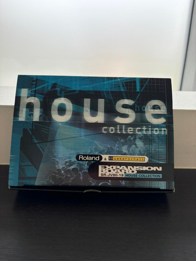 Roland SR-JV80-19 House Collection – De sound van de 90’s!, Muziek en Instrumenten, Instrumenten | Onderdelen, Nieuw, Piano, Ophalen of Verzenden