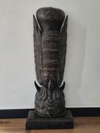 Balinees houten vrouwenbeeld, Ophalen