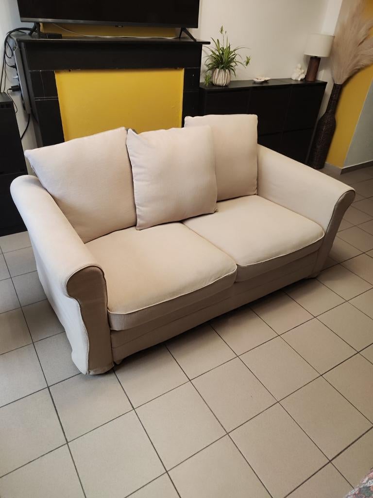 Canapé Ikea, Enlèvement