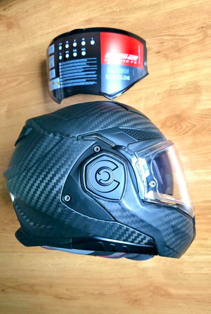LS2 carbon motorhelm, S