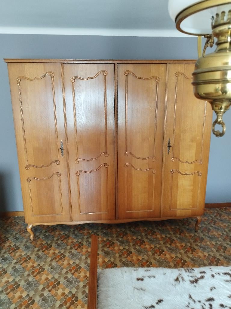 Oude kleerkast, Ophalen