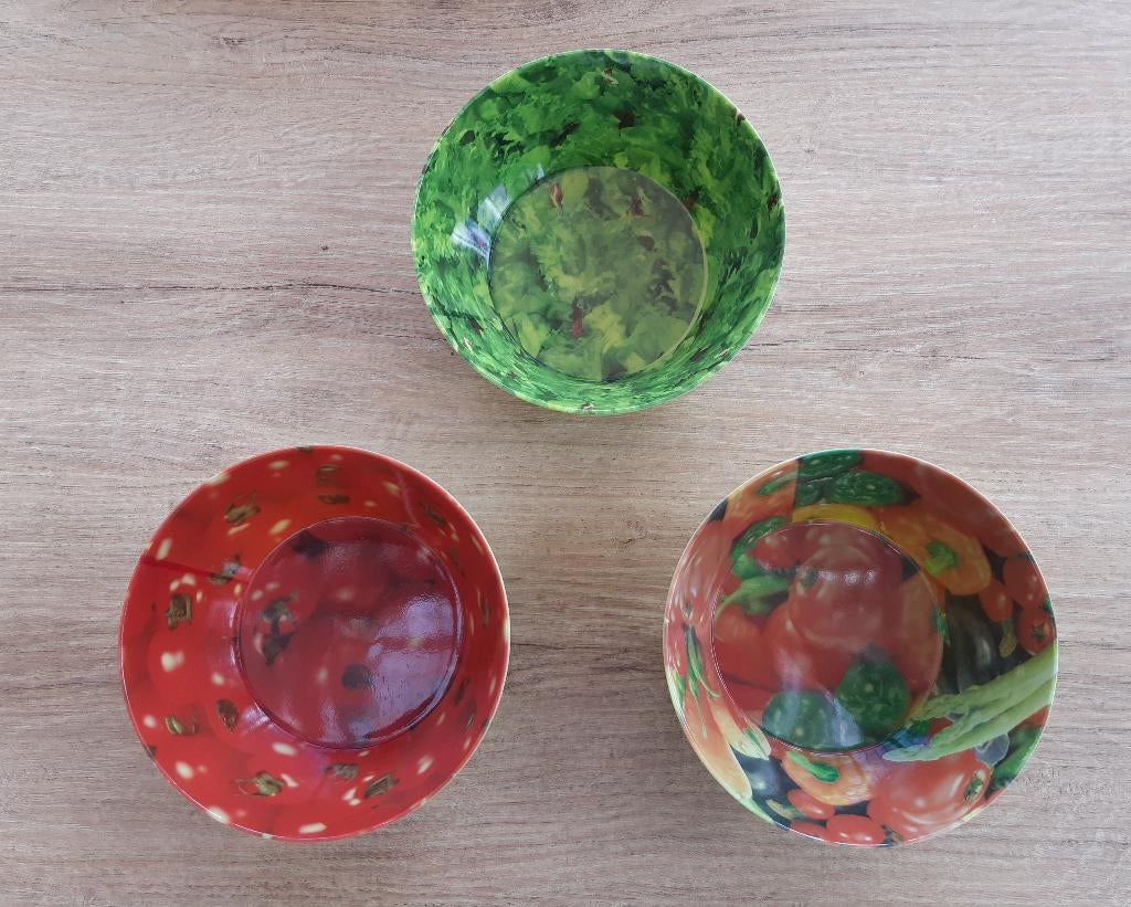 3 leuke apero kommetjes (harde plastic) - tomaat/sla/groente, Ophalen of Verzenden, Gebruikt