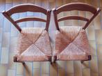 Twee houten stoelen met biezen zitting + 2 paarse kussentjes, Huis en Inrichting, Stoelen, Ophalen, Gebruikt, Twee, Bruin