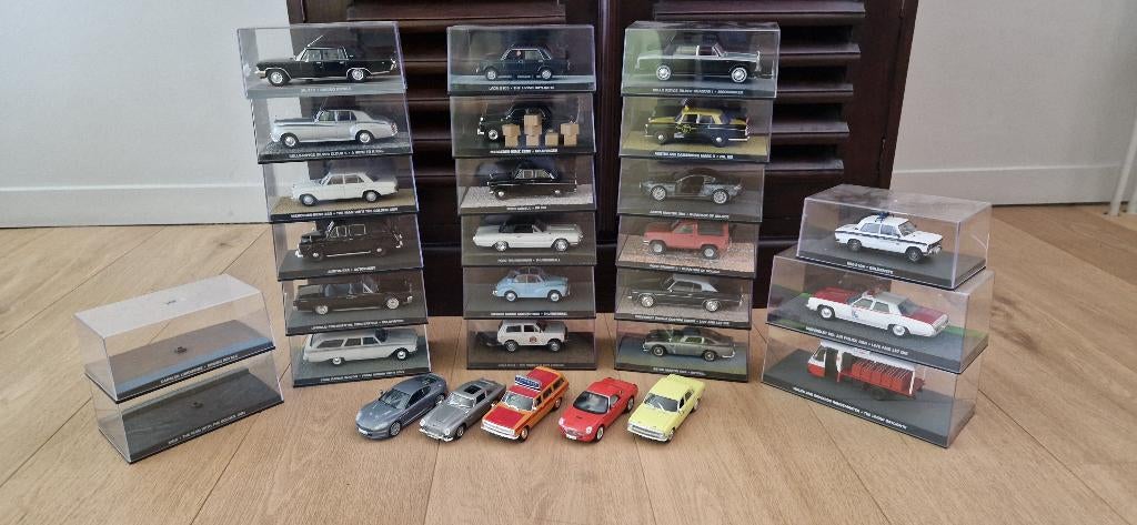 26 James Bond 1/43 (DeAgostini + Universal Hobbies), Hobby & Loisirs créatifs, Voitures miniatures | 1:43, Utilisé, Voiture, Universal Hobbies