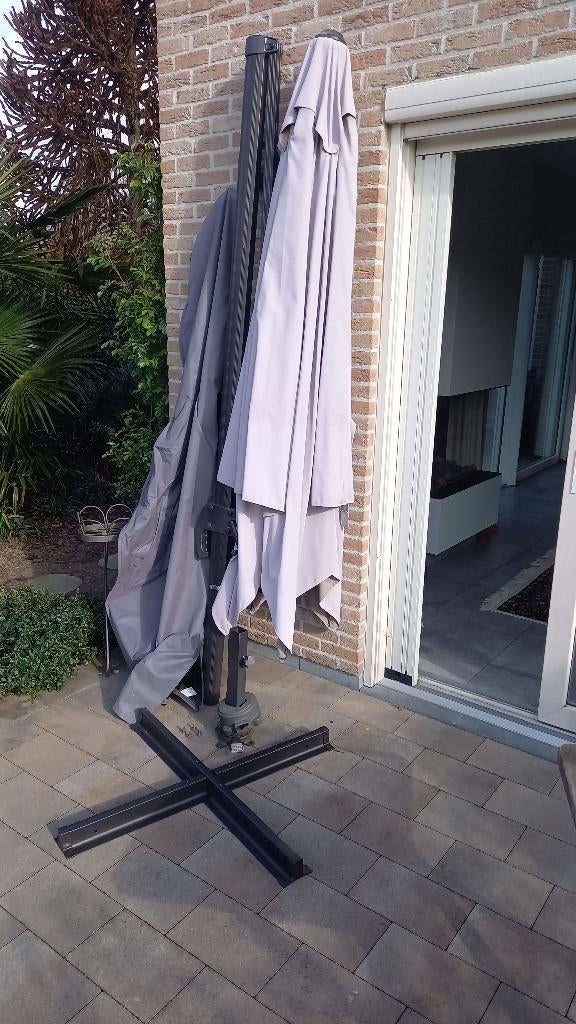 zwevende tuinparasol, Ophalen, Gebruikt, Zweefparasol, Verstelbaar