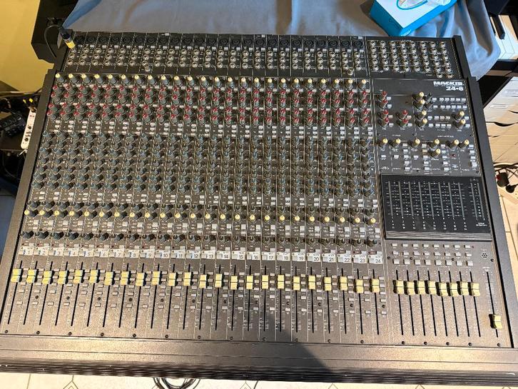 Mixeur Mackie 24x8, Musique & Instruments, Tables de mixage, Utilisé, 20 canaux ou plus, Entrée micro, Enlèvement