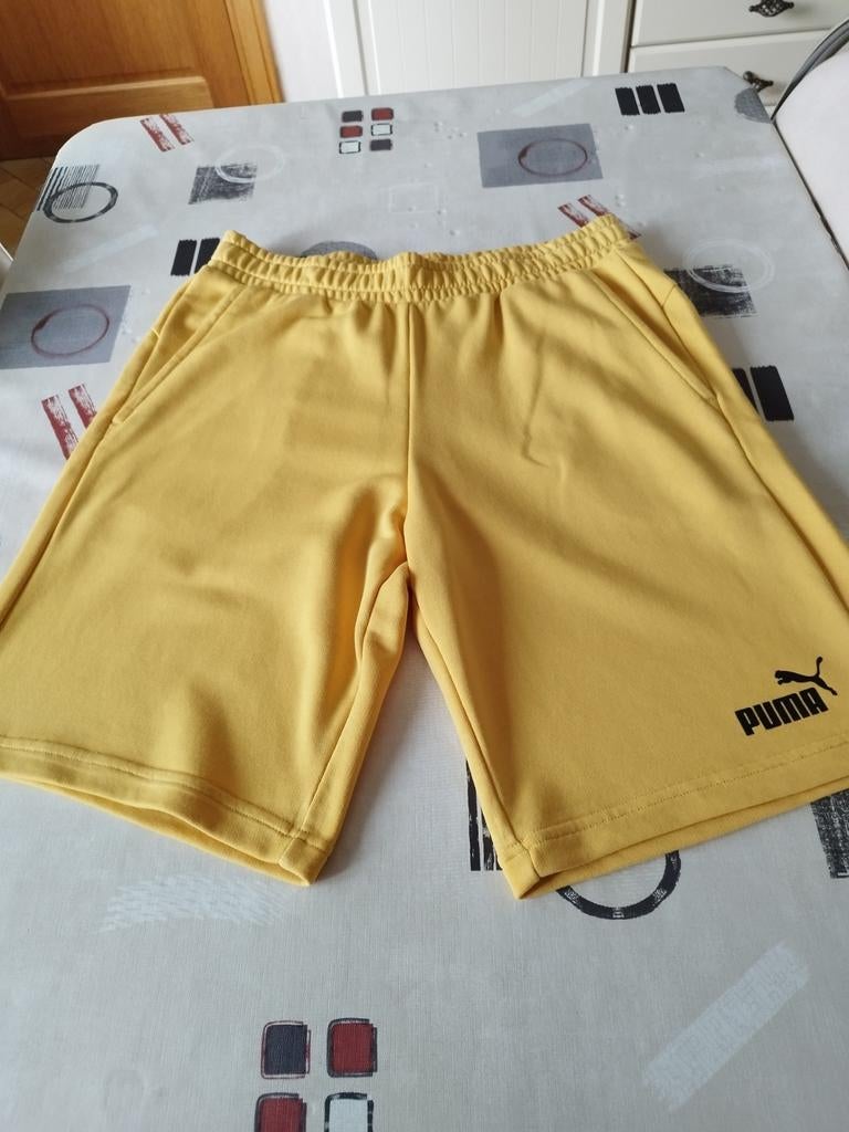 Gele short puma, Kleding | Heren, Sportkleding, Geel, Ophalen of Verzenden, Zo goed als nieuw, Algemeen