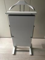 Presse-pantalons Aris, Enlèvement