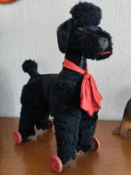 Caniche vintage  sur roulettes, Verzamelen, Ophalen of Verzenden, Gebruikt, Hond of Kat, Beeldje of Figuurtje