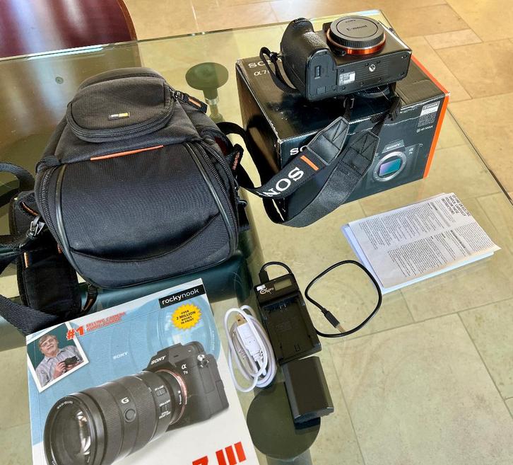 Sony Alpha 7 III boitier en parfait état 27K Déclenchements, TV, Hi-fi & Vidéo, Appareils photo numériques, Utilisé, Compact, Sony