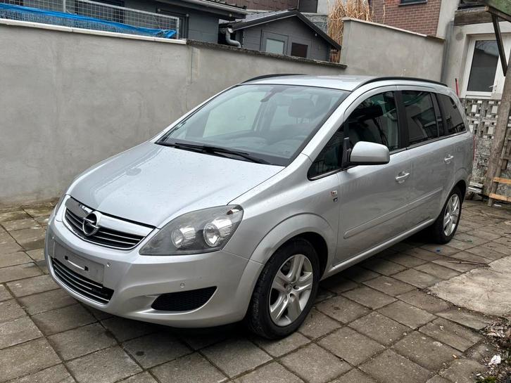 Opel zafira 7 places 1.7 cdti prete à immatriculer, Auto's, Opel, Particulier, Zafira, Centrale vergrendeling, Automaat, Ophalen