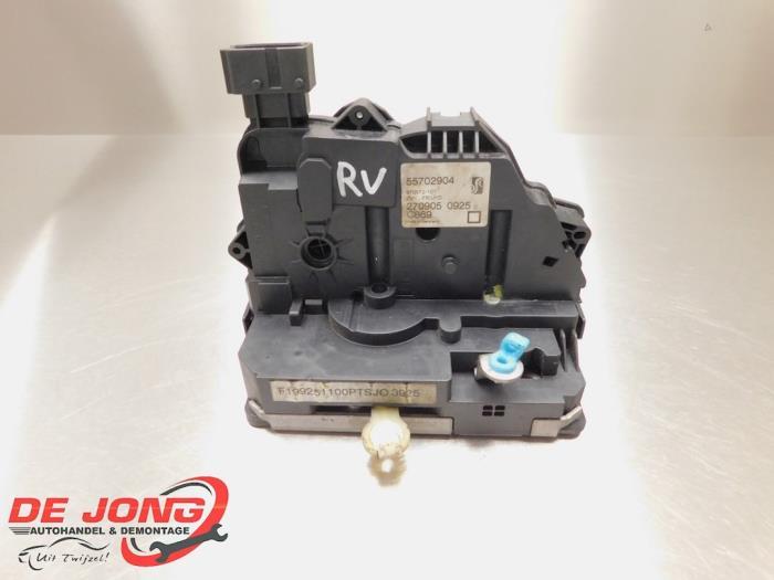 Serrure portière mécanique 2portes droite d'un Fiat Punto, Autos : Pièces & Accessoires, -, 3 mois de garantie, Utilisé, Fiat