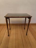 Elegante antieke kleine tafel met inlegwerk, Ophalen