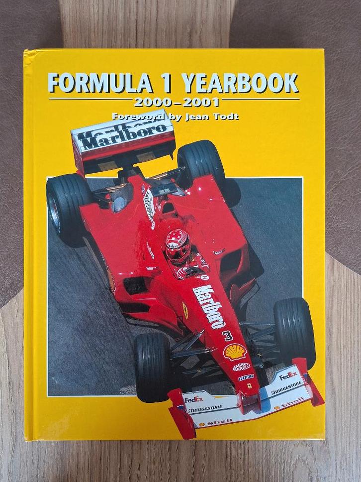 F1 Yearbook 2000-2001 hardcover, Boeken, Auto's | Boeken, Gelezen, Overige merken, Ophalen of Verzenden