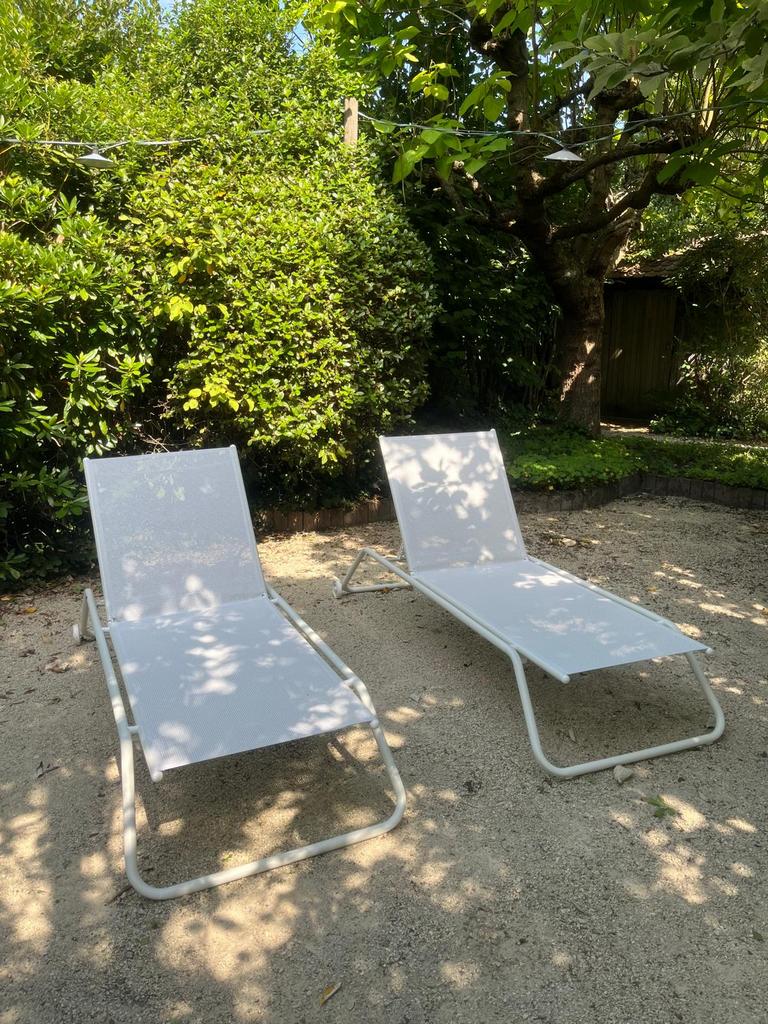 Emu ligbed tuin met wieltjes wit x2, Jardin & Terrasse, Chaises longues, Enlèvement, Comme neuf, Métal, Mobile