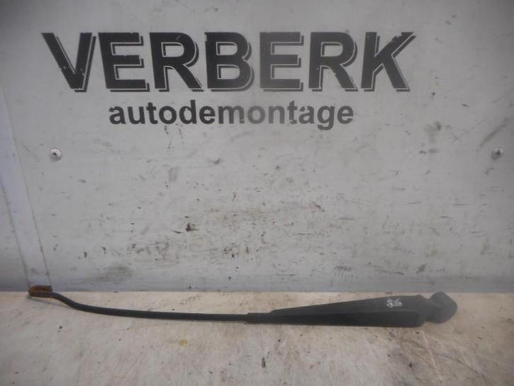 RUITENWISSERARM RECHTS VOOR Ford Fiesta 3 (89fg17526a2a), Auto-onderdelen, Ruiten en Toebehoren, Ford, Gebruikt